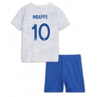 Camisa de Futebol França Kylian Mbappe #10 Equipamento Secundário Infantil Mundo 2022 Manga Curta (+ Calças curtas)